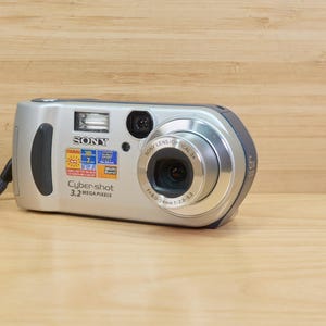Vintage Sony Cyber-shot DSC-P71 3.2MP Digital Camera, 3X Optical Zoom, Made in Japan