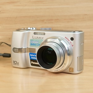 Vintage Panasonic Lumix DMC-TZ1 / 5MP Digital Camera / 10x Optical Zoom / Made in Japan / Tested