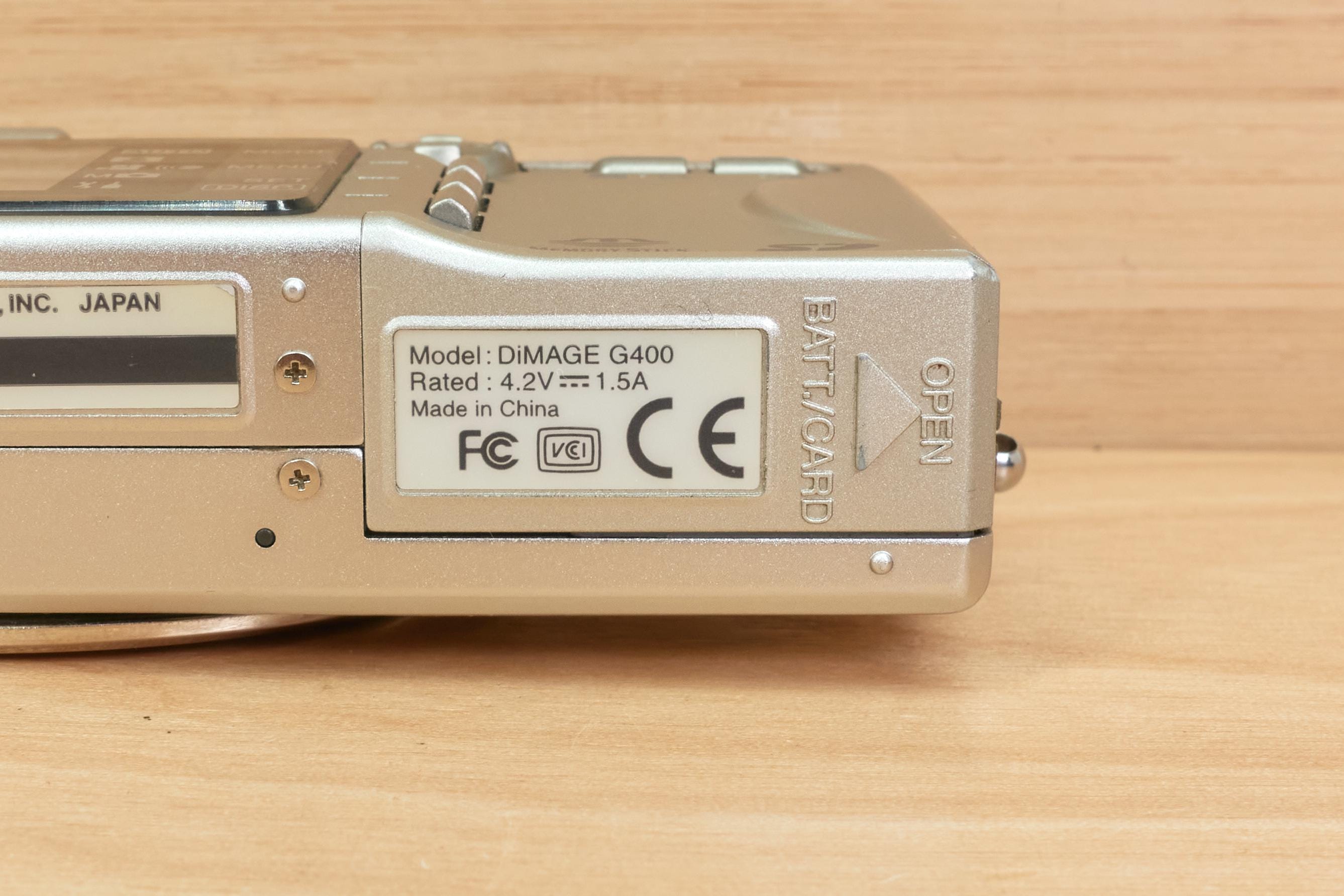 【完動品】MINOLTA DiMAGE G400 ミノルタ デジカメ レトロ ビンテージ ミノルタ Dimage G400 / 4メガピクセル デジタルカメラ