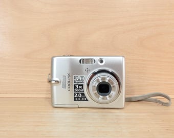 Fujifilm Finepix Z5 CCD Digital Camera Y2K Retro Compact With