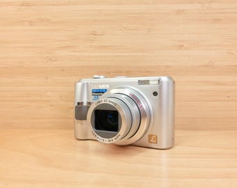 Panasonic LUMIX DMC-FS6 シルバー 完動品 #355b Panasonic LUMIX FS6 動作品 充電器付 美品 シルバー - メルカリ