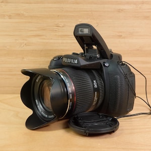 Vintage Fujifilm FinePix HS20 EXR 16 MP Digital Camera – Tested & Working
