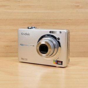 Vintage Kodak EasyShare C763 7.1MP, 3X Optical Zoom, Digital Camera (silver)