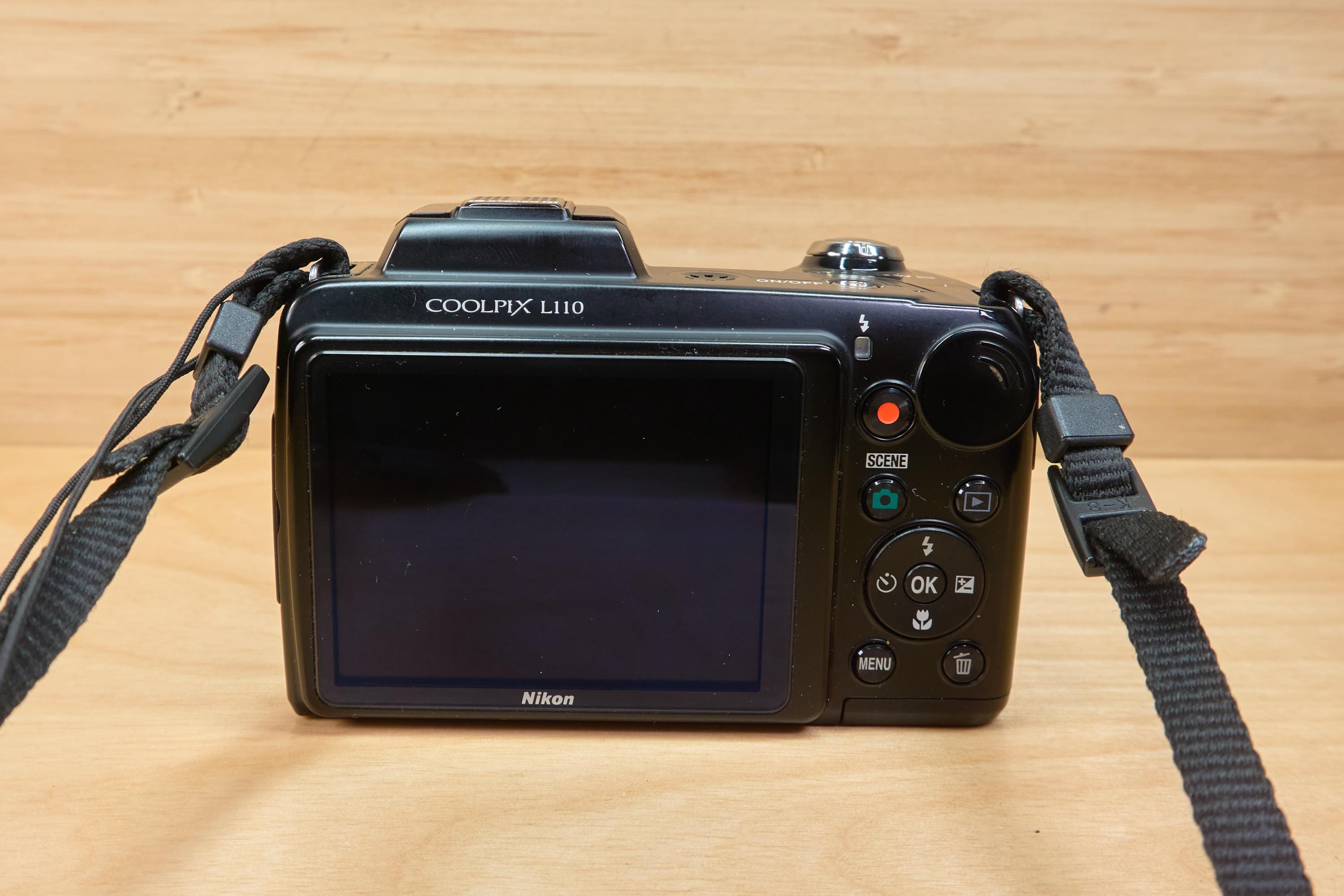 ヴィンテージ Nikon Coolpix L110 12 MP デジタルカメラ 15 倍光学 