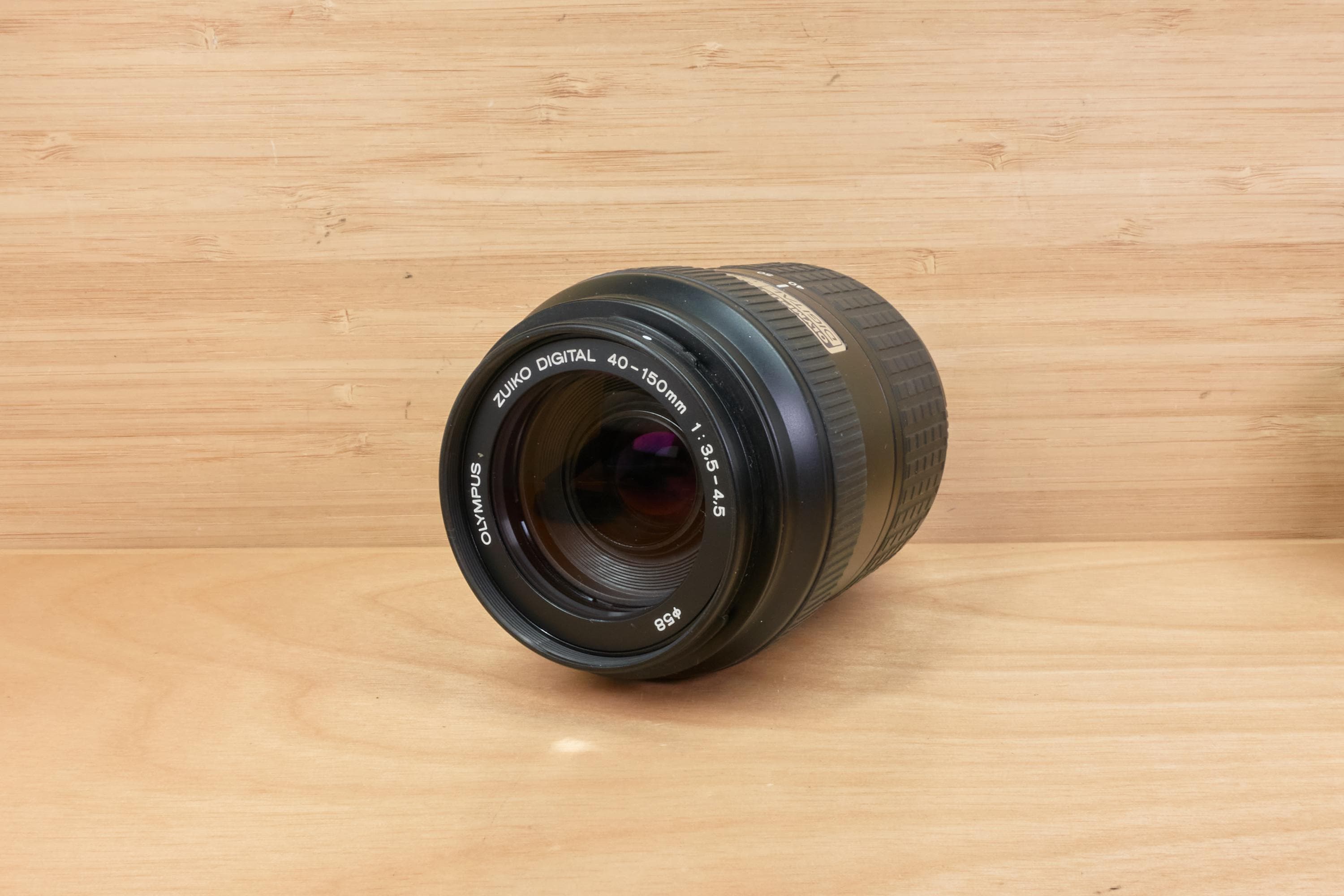 オリンパス ズイコーデジタル 40–150mm f/3.5–4.5 レンズ / 4/3 