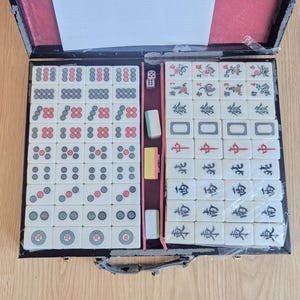 Vintage Mahjong Set / 144 Tiles / Complete with Case / New - Read Description!