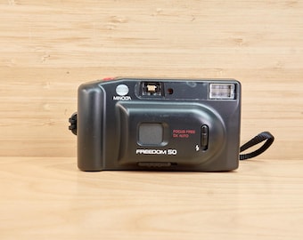 Minolta Freedom 50 / Fotocamera a pellicola da 35 mm / Fotocamera compatta punta e scatta / Fotocamera vintage anni '90