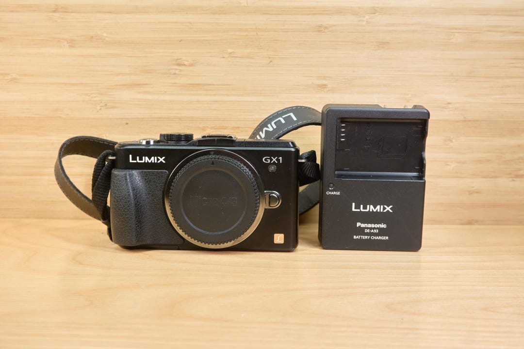 Vintage Panasonic LUMIX DMC-GX1 Mirrorless Camera / 16MP / Body