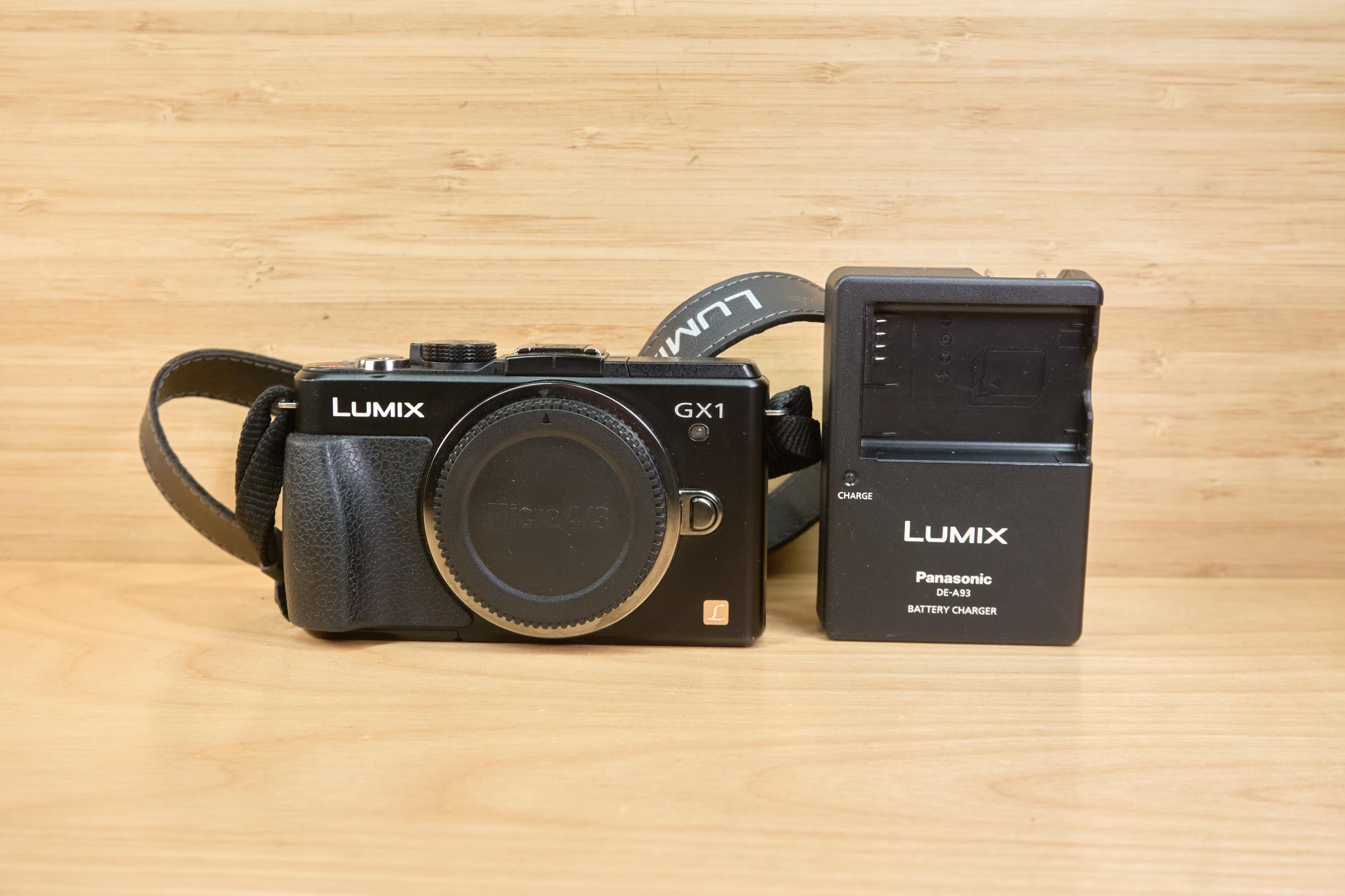Vintage Panasonic LUMIX DMC-GX1 Mirrorless Camera / 16MP / Body Vintage Panasonic LUMIX DMC-GX1 Mirrorless Camera / 16MP / Body
