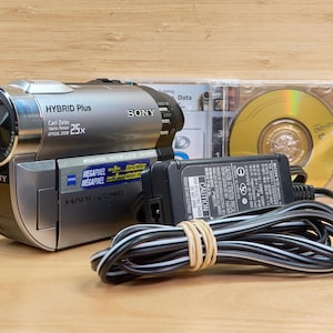 Videocámara vintage Sony DCR-DVD810 DVD Handycam, lente Carl Zeiss Vario Tessar