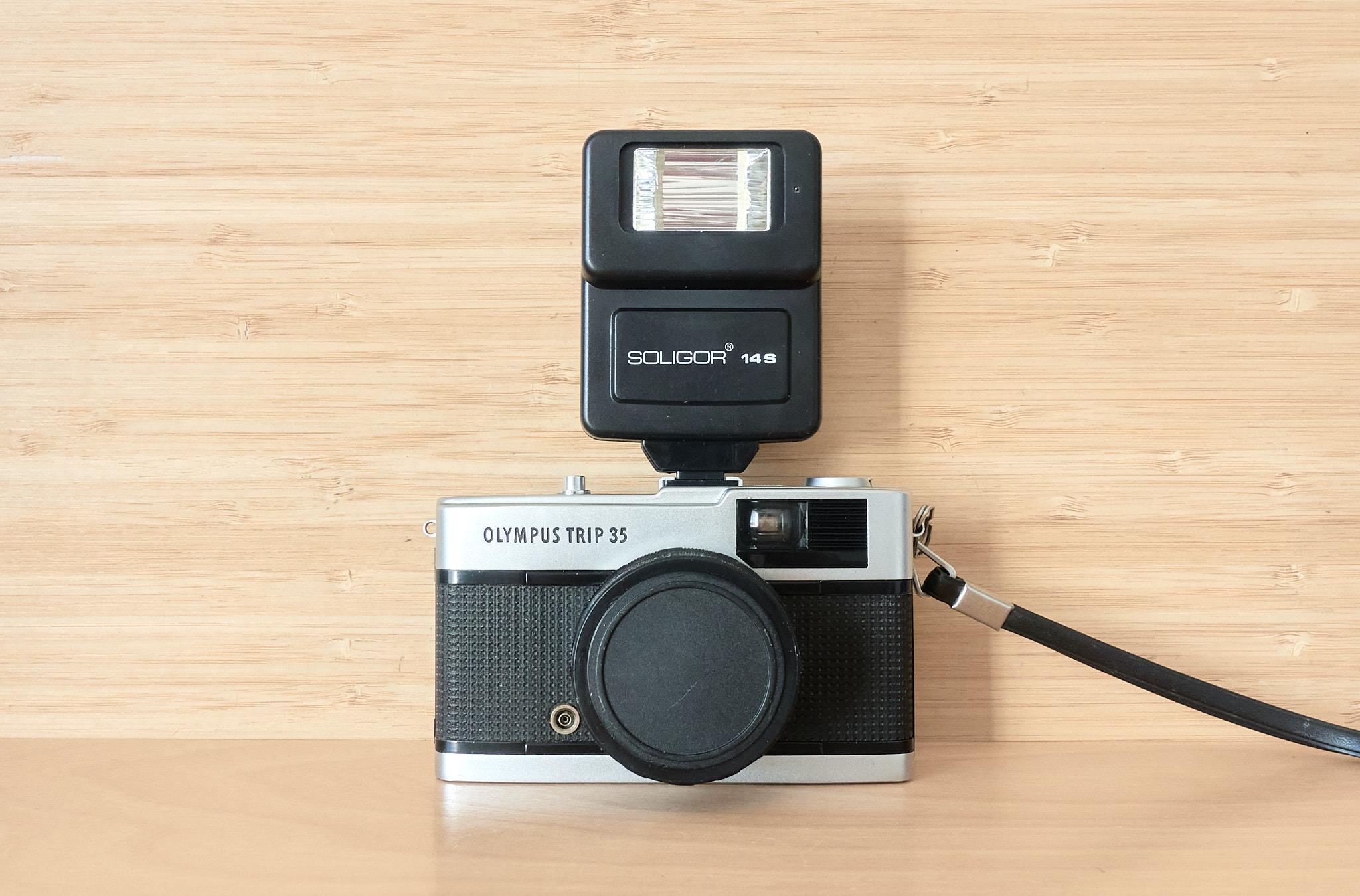 OLYMPUS TRIP 35 フィルムカメラ　おまけフラッシュ付き オリンパス（OLYMPUS） フィルムカメラ 中古 フィルムカメラ OLYMPUS