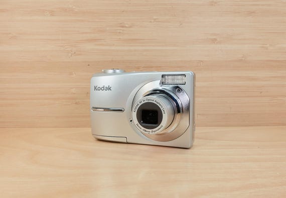Kodak Easyshare C913 / 9.2MP Digital Camera / 3x Zoom / Silver