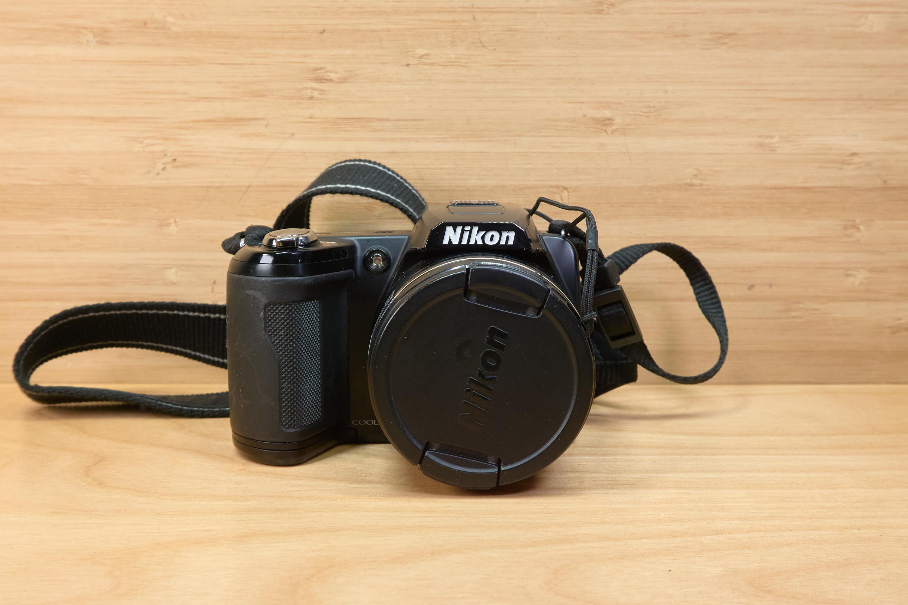 ヴィンテージ Nikon Coolpix L110 12 MP デジタルカメラ 15 倍光学 