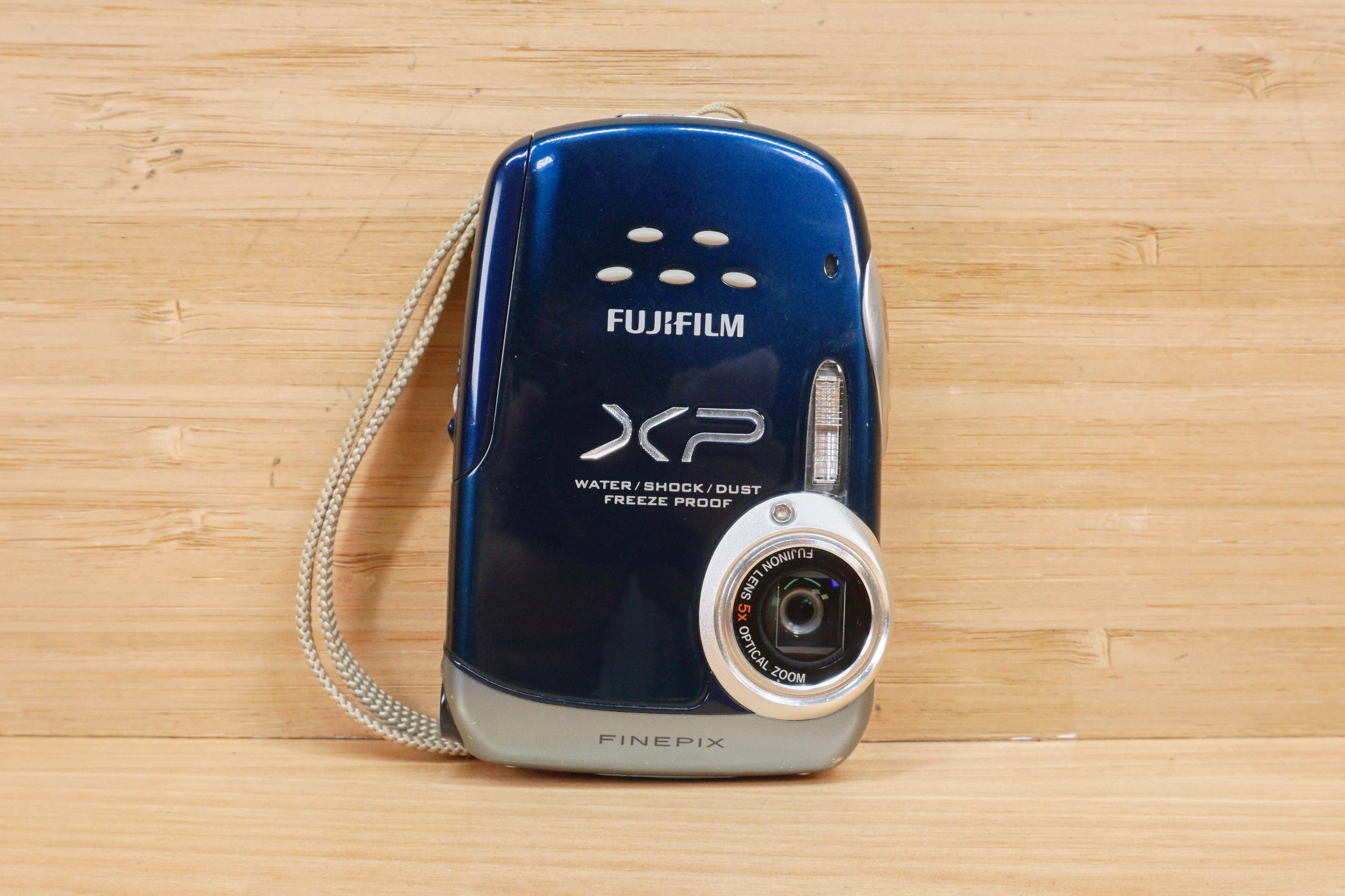 Vintage Fujifilm Finepix XP10 Digital Camera / 12MP / Waterproof