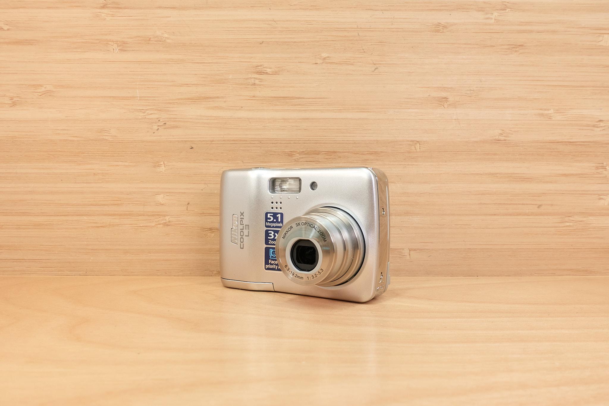 Vintage Nikon Coolpix L3 / 5.1MP Camera / 3× Optical Zoom / Silver 