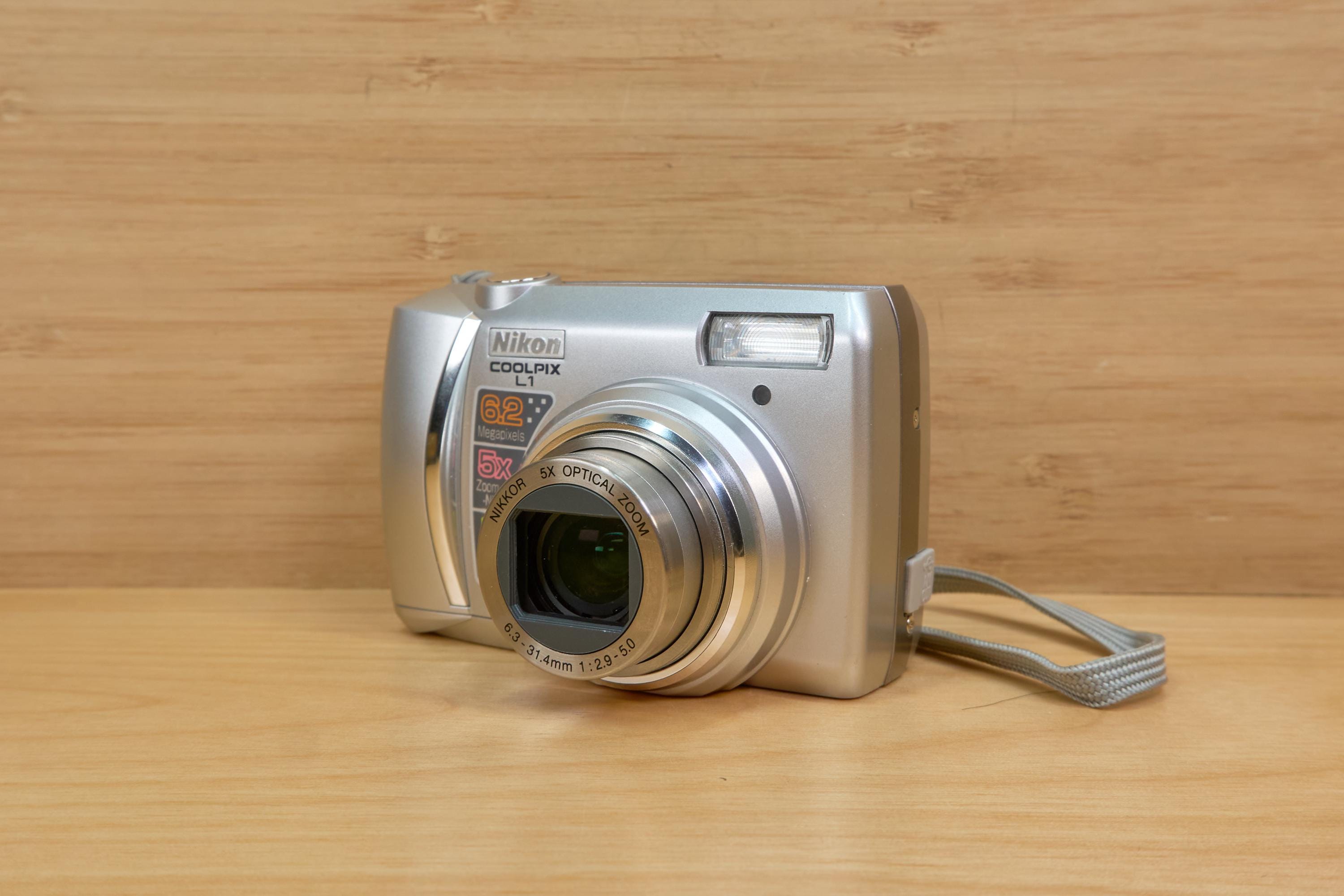 ヴィンテージ Nikon Coolpix L1 / 6.2 MP デジタルカメラ / 5倍ズーム
