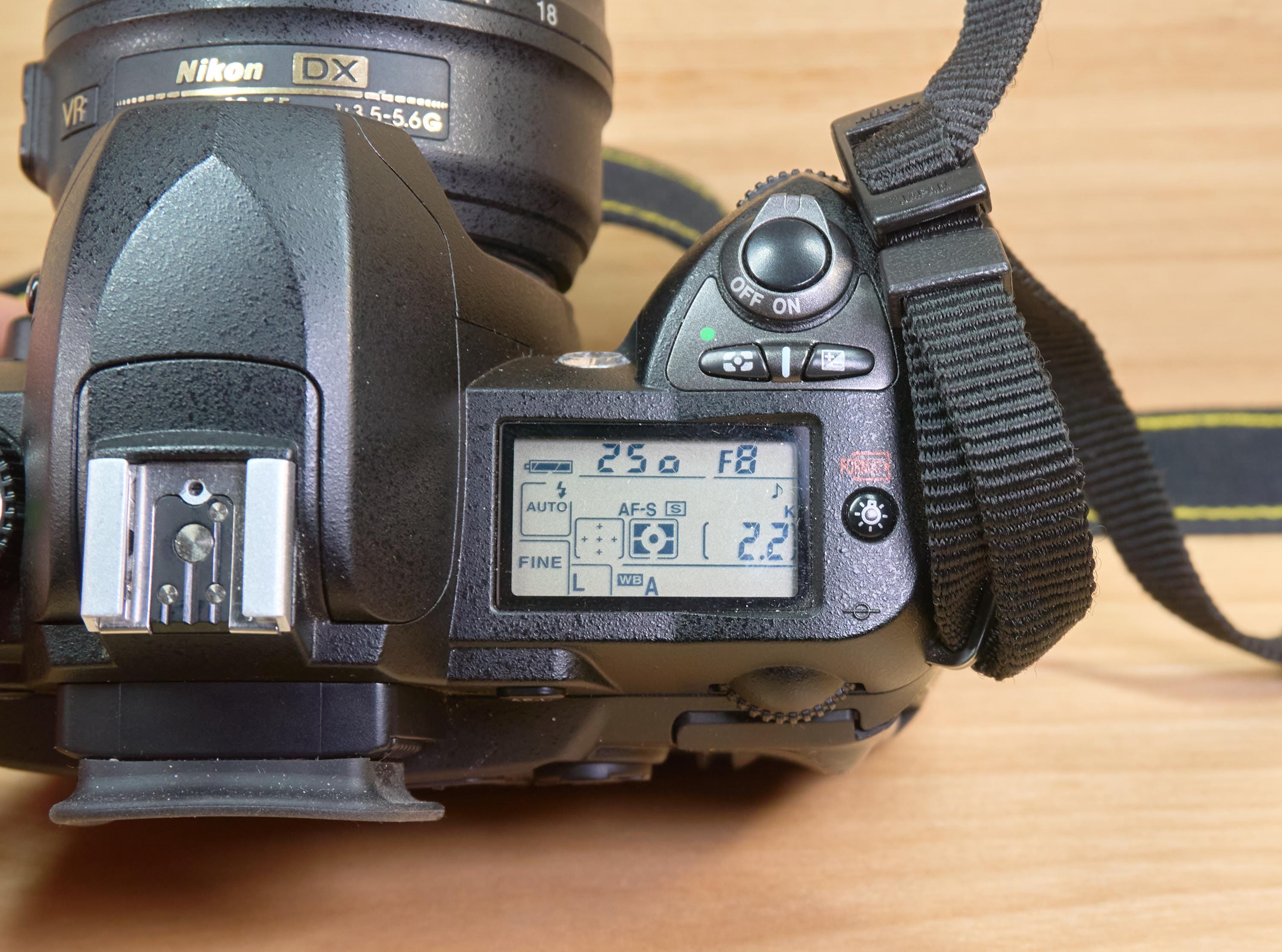 Nikon D70s 6.1MP デジタル一眼レフカメラ（Nikkor 18-55 mm f/3.5-5.6