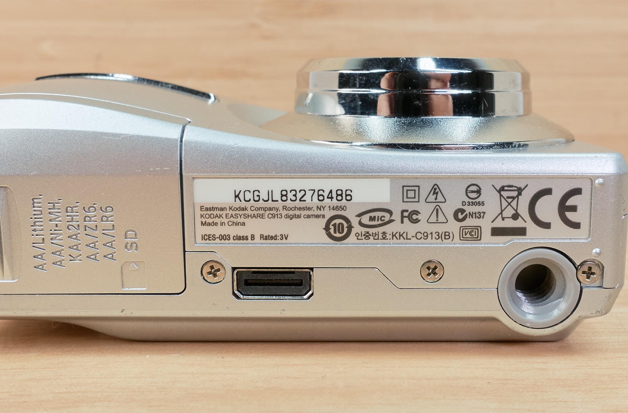 Kodak Easyshare C913 / 9.2MP Digital Camera / 3x Zoom / Silver