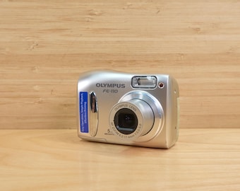 デジタルカメラ Olympus Ferrari Digital Camera 2004 Olympus: Ferrari Digital Model 2004: Digital Photography Review