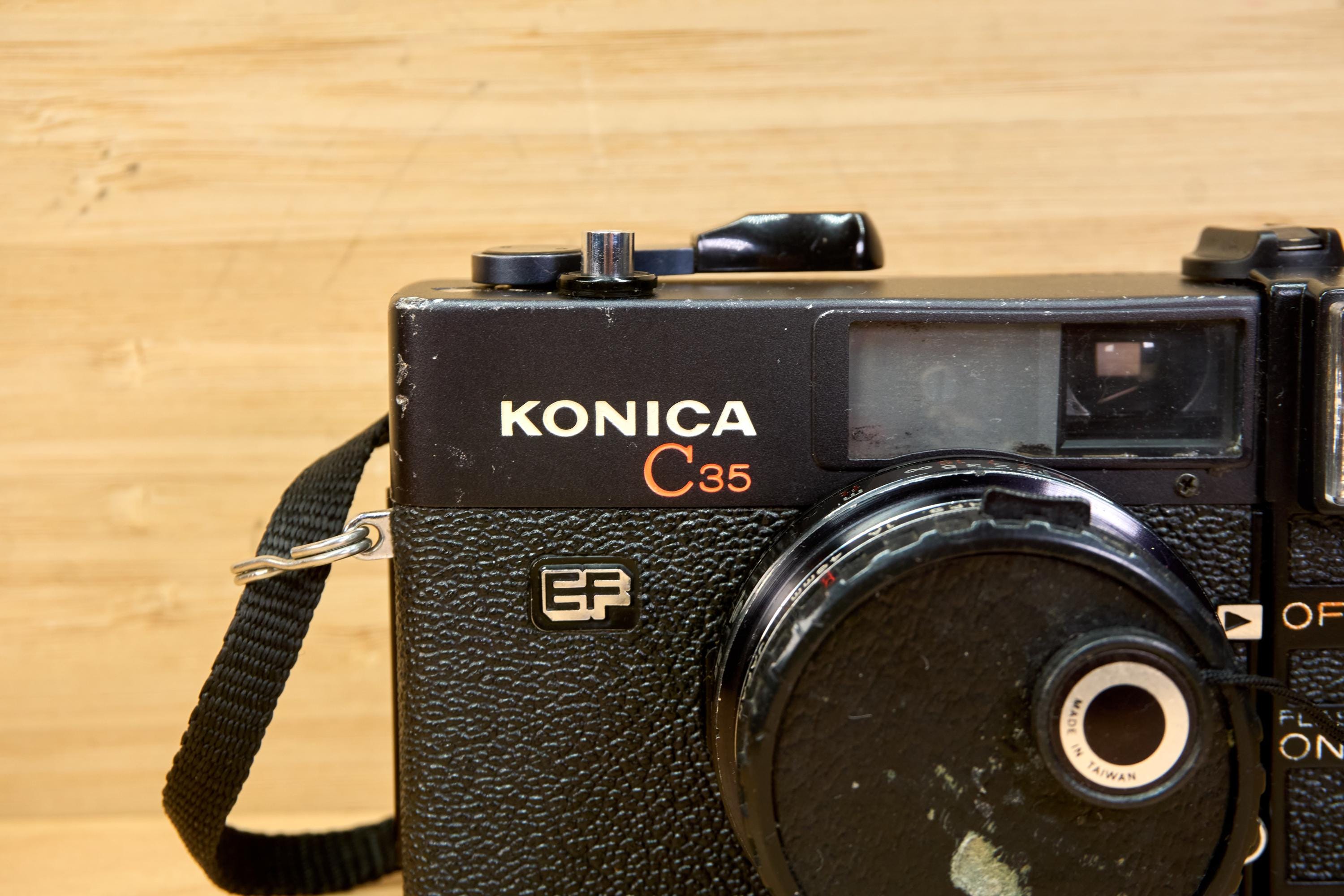 ヴィンテージ コニカ C35 / 35 mm レンジファインダー フィルムカメラ