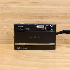 Vintage SONY Cyber-Shot DSC-T9 6MP Digital Camera, Made in Japan, Black