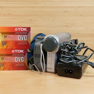 Vintage Sony DCR-TRV22 MiniDV Camcorder / Made in Japan / Tested
