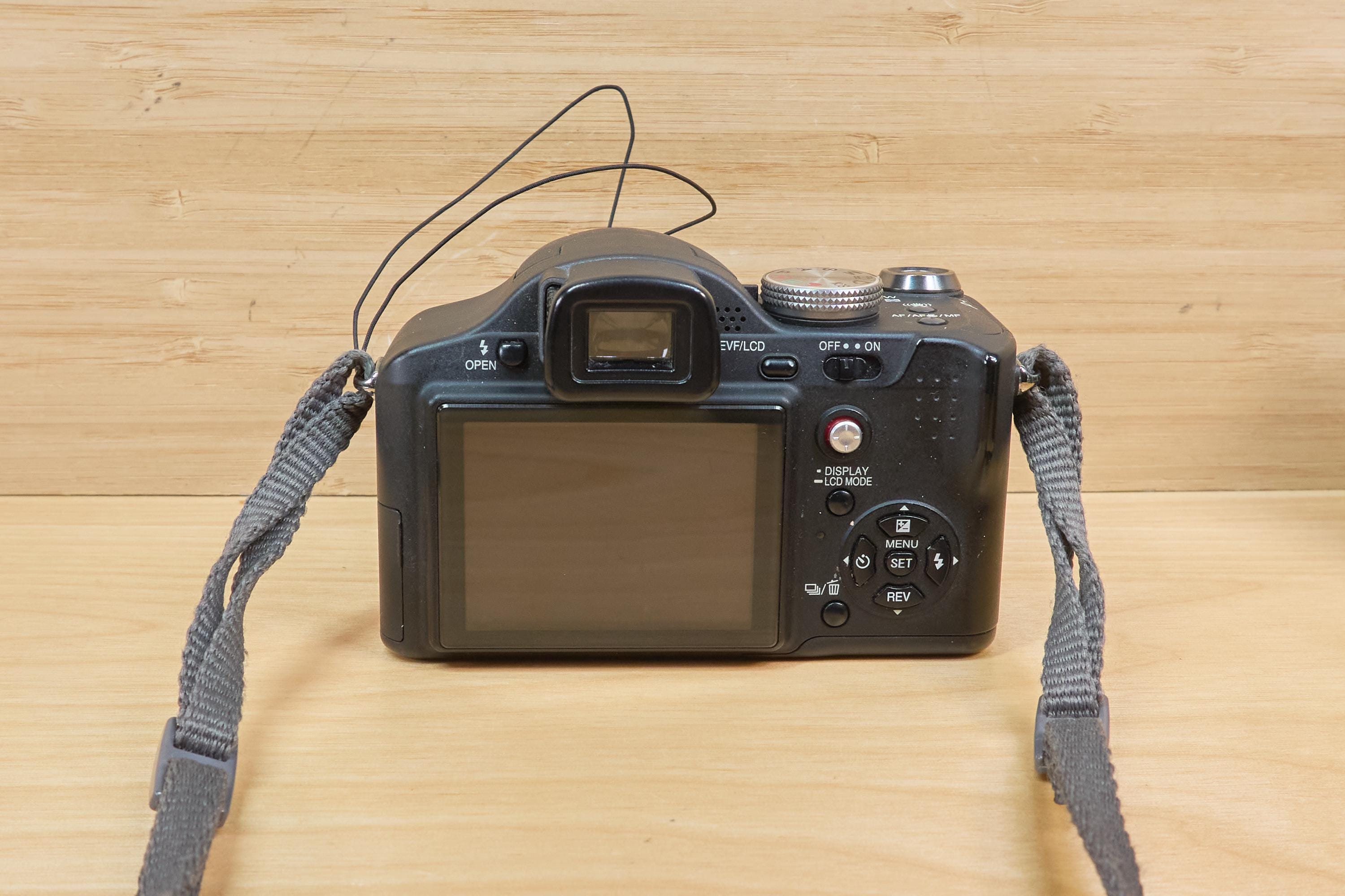 ヴィンテージ パナソニック ルミックス DMC-FZ8 デジタルカメラ / 7.2