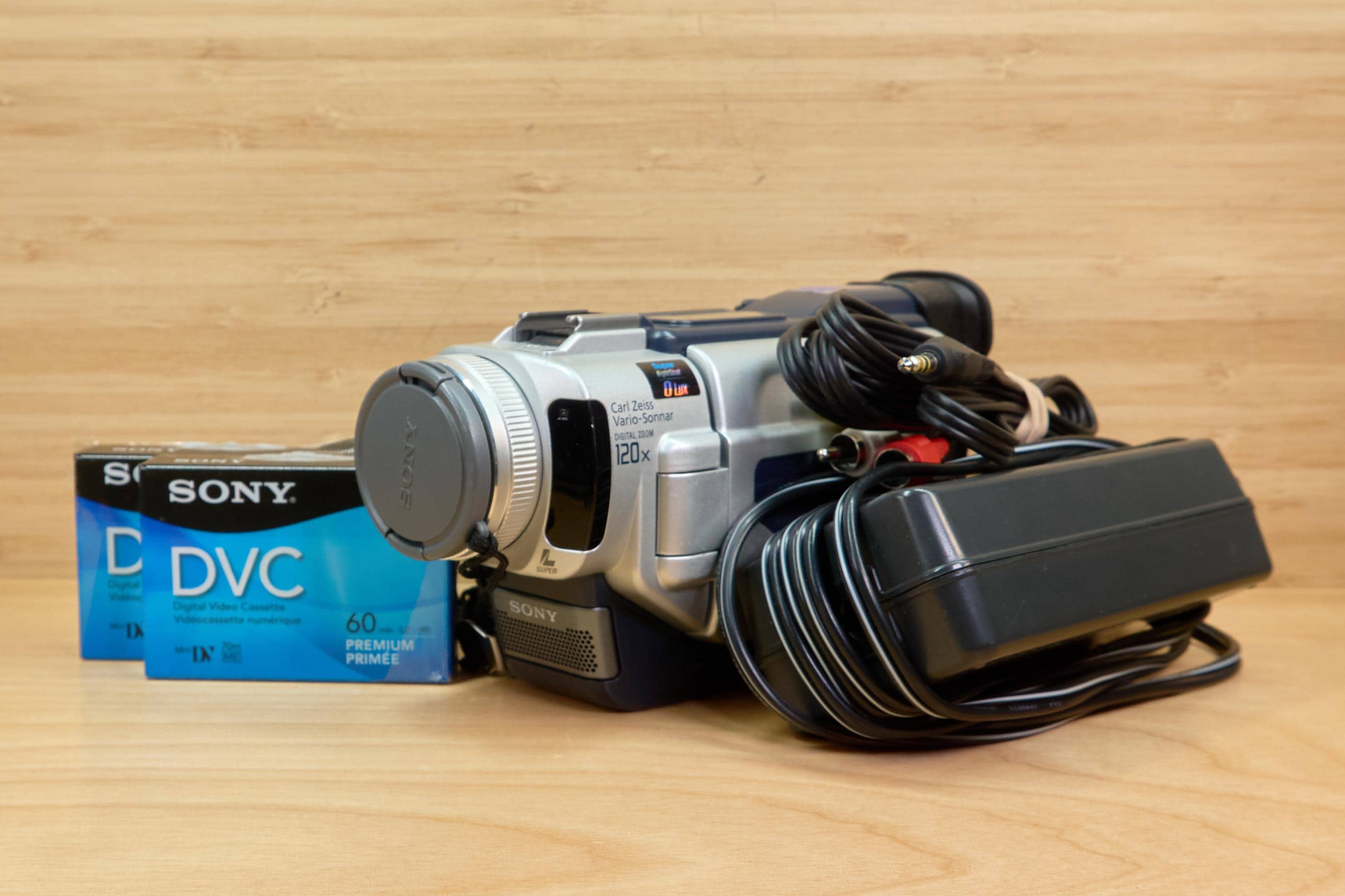 Skate Vx 2000 Camera Sony Handycam VX2000 With Sony VX2000 With