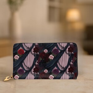 Cartera de mano de cuero con diseño floral gótico y caprichoso: cartera larga con cremallera, ranuras para tarjetas y monedero.