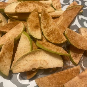 Freeze Dried Apple Slices/Apple Slices/Freezedried Snacks/Cinnamon Apples/Freeze Dried Apples/Freeze Dried Cinnamon Apples
