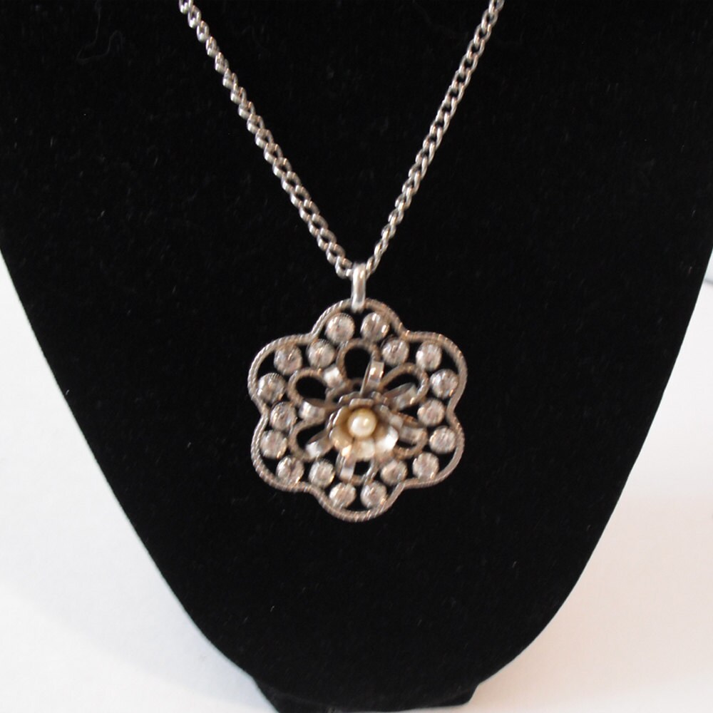 最安値に挑戦！ Flower Rhinestone Vintage Shaped Pearl Faux With Pendant その他