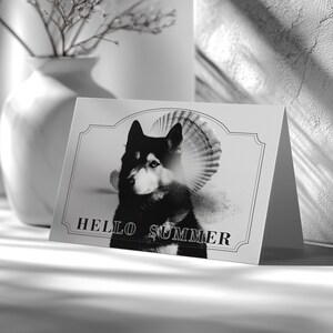 Aanpasbare husky-wenskaart, artwork strandschelp, zomerhondkaart, zwart-witstijl, afdrukbaar digitaal bestand, bewerkbare tekstkaart
