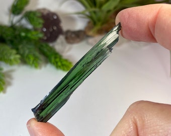 Vivianite from Brazil, Translucent Green to blue Vivianite spear or wand, Natural Vivianite Mineral Specimen, Raw Crystal, 3.4 grams, No 801