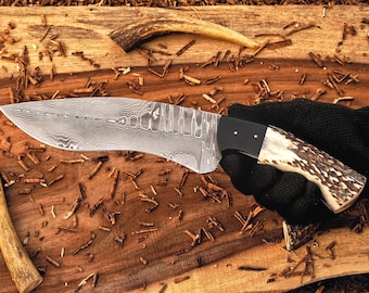 Handmade Bowie Knife – Damascus Blade with Antler Handle & Leather Sheath