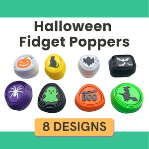Op de afbeelding: Acht Halloween-thema fidget poppers in verschillende kleuren en ontwerpen. Elke popper heeft een ander Halloween-icoon, waaronder een pompoen, kat, spook, vleermuis, spin en heks. De tekst "Halloween Fidget Poppers" en "8 DESIGNS" zijn ook zichtbaar.