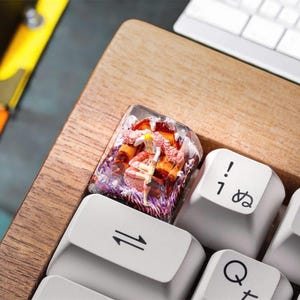 Doflamingo Resin Tastenkappe für Mechanische Tastatur | One Piece Bösewicht Tastenkappe | R4 ESC Key, Anime Geschenk für Otaku