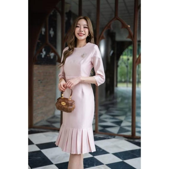 thai silk dress fabric Amazon.com: Amornphan 44 Inches Light Pink and Gold Traditional Thai Silk Damask Fabric for Wedding Dress Skirt by The Yard : Arts, Crafts & Sewing