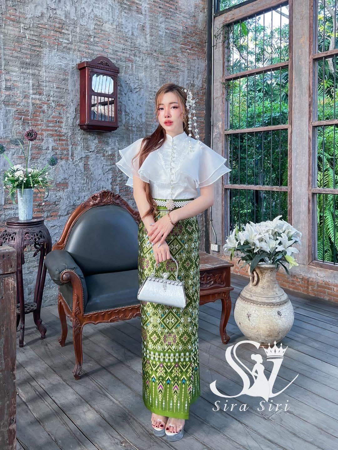 thai silk dress Our vip @atthaka in customized Thai silk flare corset gown. Color -  customized colors Shop - online Line official @peacebysilsupa Store