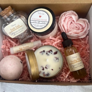 Confezione regalo Spa, regalo di buon compleanno, confezione di bellezza, pacchetto per la cura di sé per le donne, cesto per le donne, regalo di compleanno, set per la cura del corpo biologico, candela e sapone.