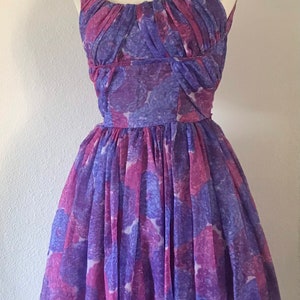 Vintage 50s purple garden dream day dress with full skirt and crinoline size xs image 6