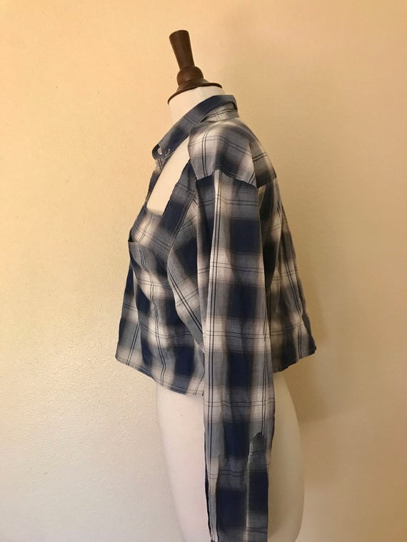 Grungey open shoulder plaid button up - image 4
