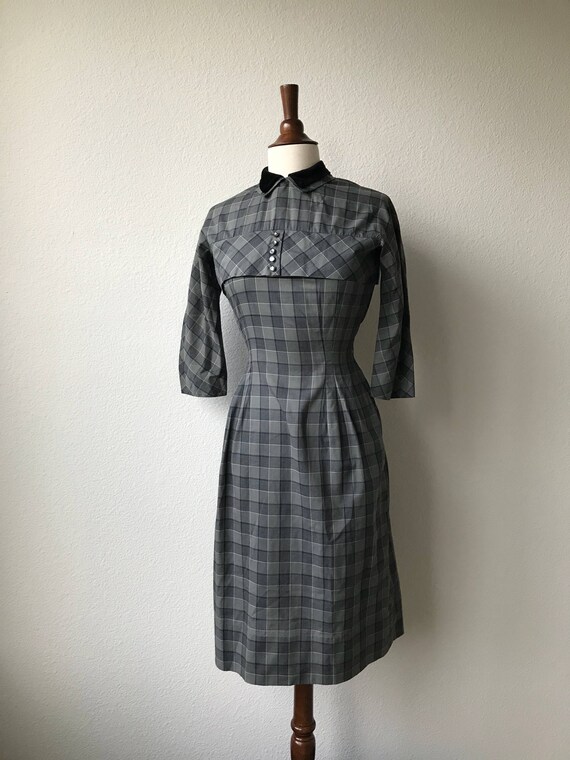 Vintage 1940s grey and blue plaid dress velvet co… - image 4