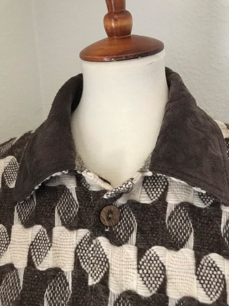 Vintage brown and cream 100% wool Ecuadorian jacket with suede collar image 8