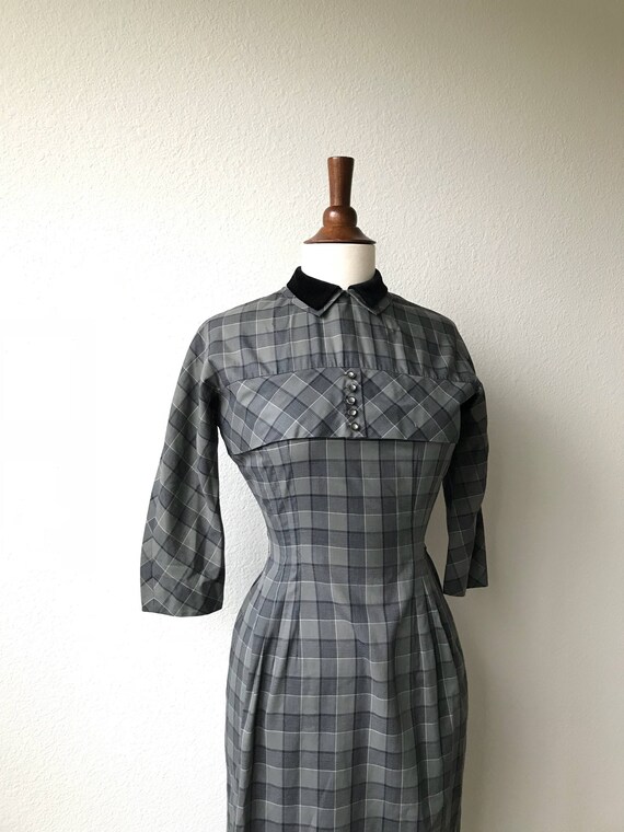 Vintage 1940s grey and blue plaid dress velvet co… - image 2