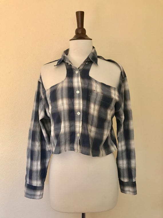 Grungey open shoulder plaid button up - image 1