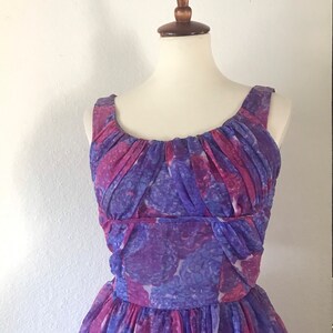 Vintage 50s purple garden dream day dress with full skirt and crinoline size xs image 3