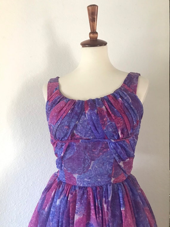 Vintage 50s purple garden dream day dress with fu… - image 3
