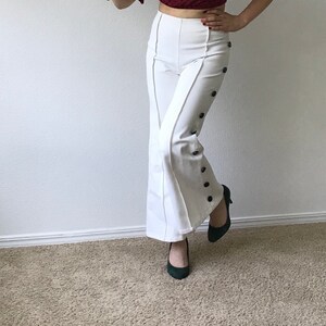 Vintage white wide leg pleated highwaist disco pants with buttons sz xs or small image 3