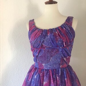 Vintage 50s purple garden dream day dress with full skirt and crinoline size xs image 8