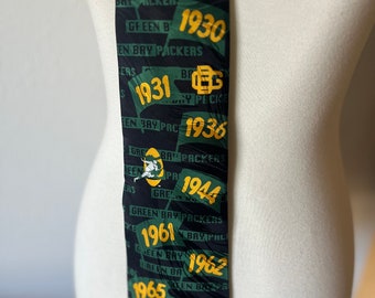Vintage Green Bay Packers Titletown championship silk tie 1929 to 1997